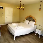 Hotel Grand Butik 5*